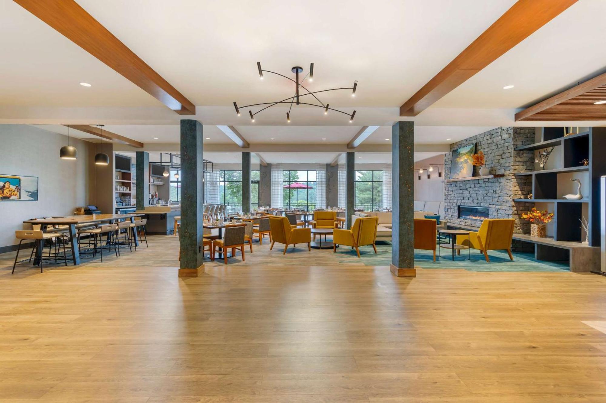 Cambria Hotel Lake Placid - Lakeside Resort Екстериор снимка