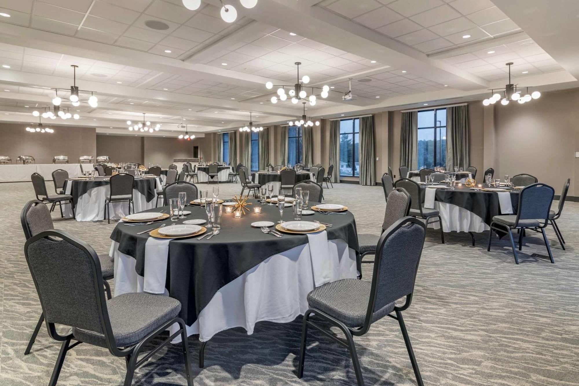 Cambria Hotel Lake Placid - Lakeside Resort Екстериор снимка