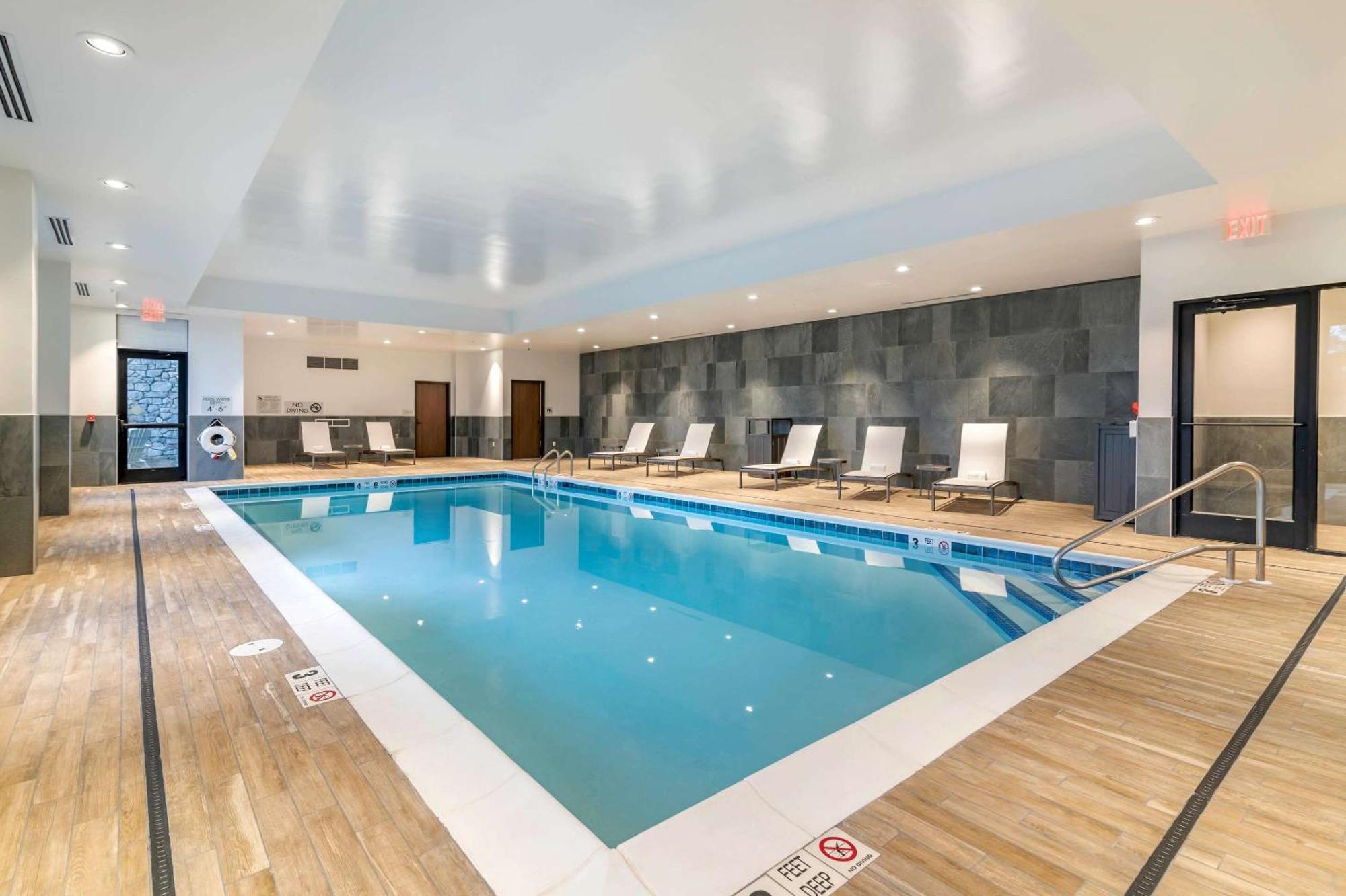 Cambria Hotel Lake Placid - Lakeside Resort Екстериор снимка