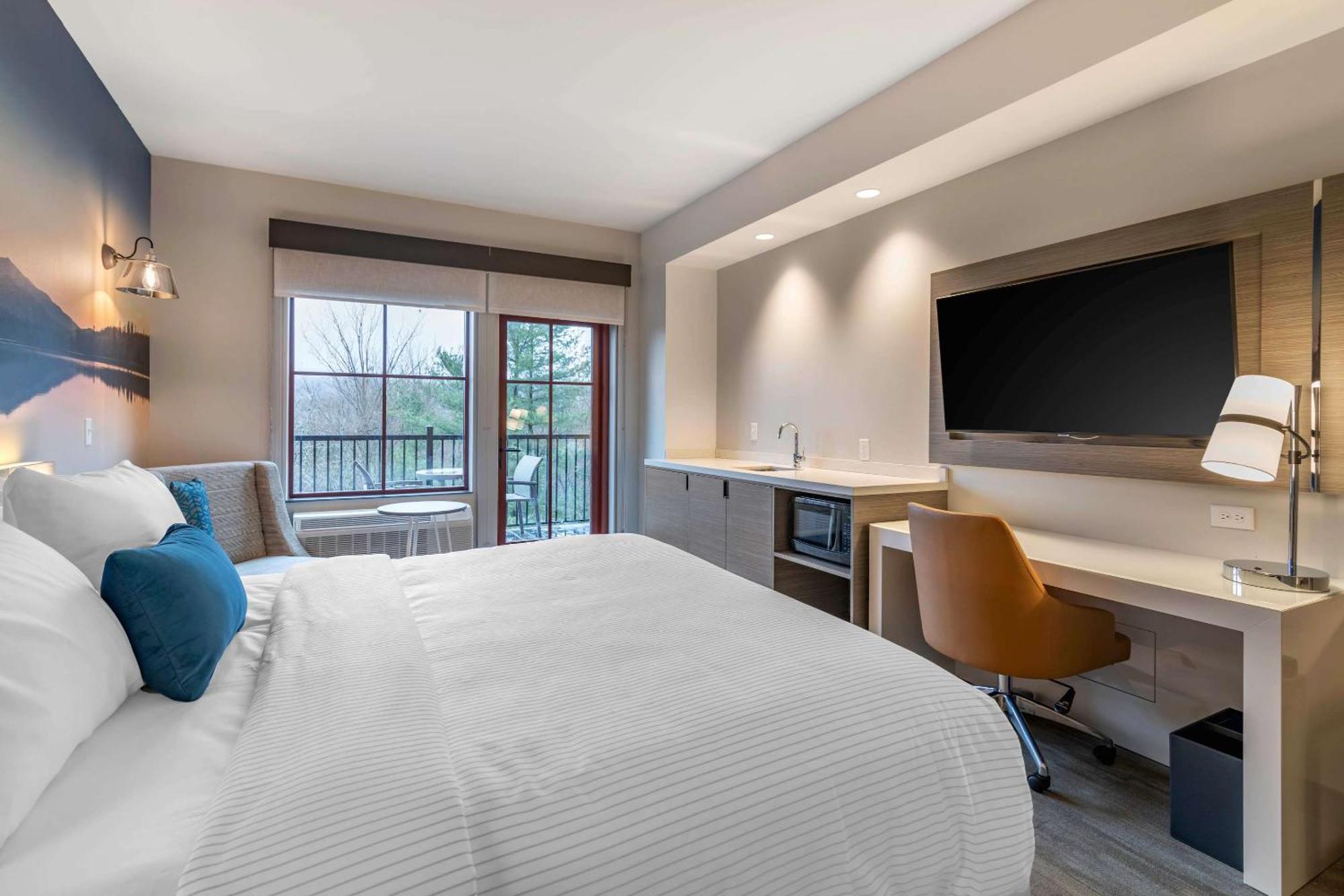 Cambria Hotel Lake Placid - Lakeside Resort Екстериор снимка