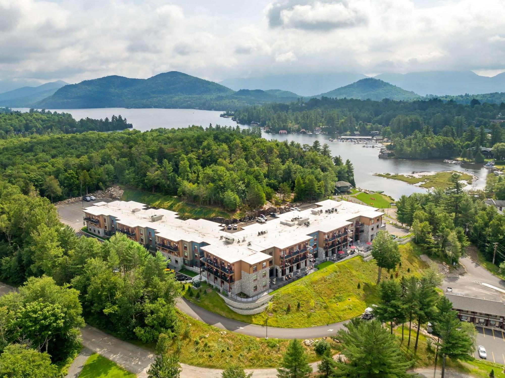 Cambria Hotel Lake Placid - Lakeside Resort Екстериор снимка