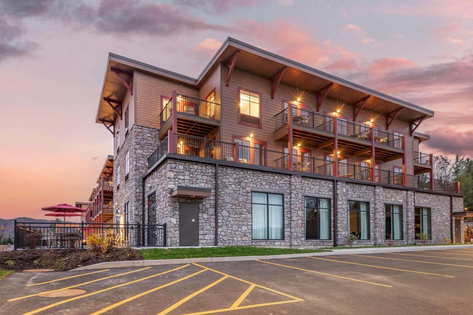 Cambria Hotel Lake Placid - Lakeside Resort Екстериор снимка