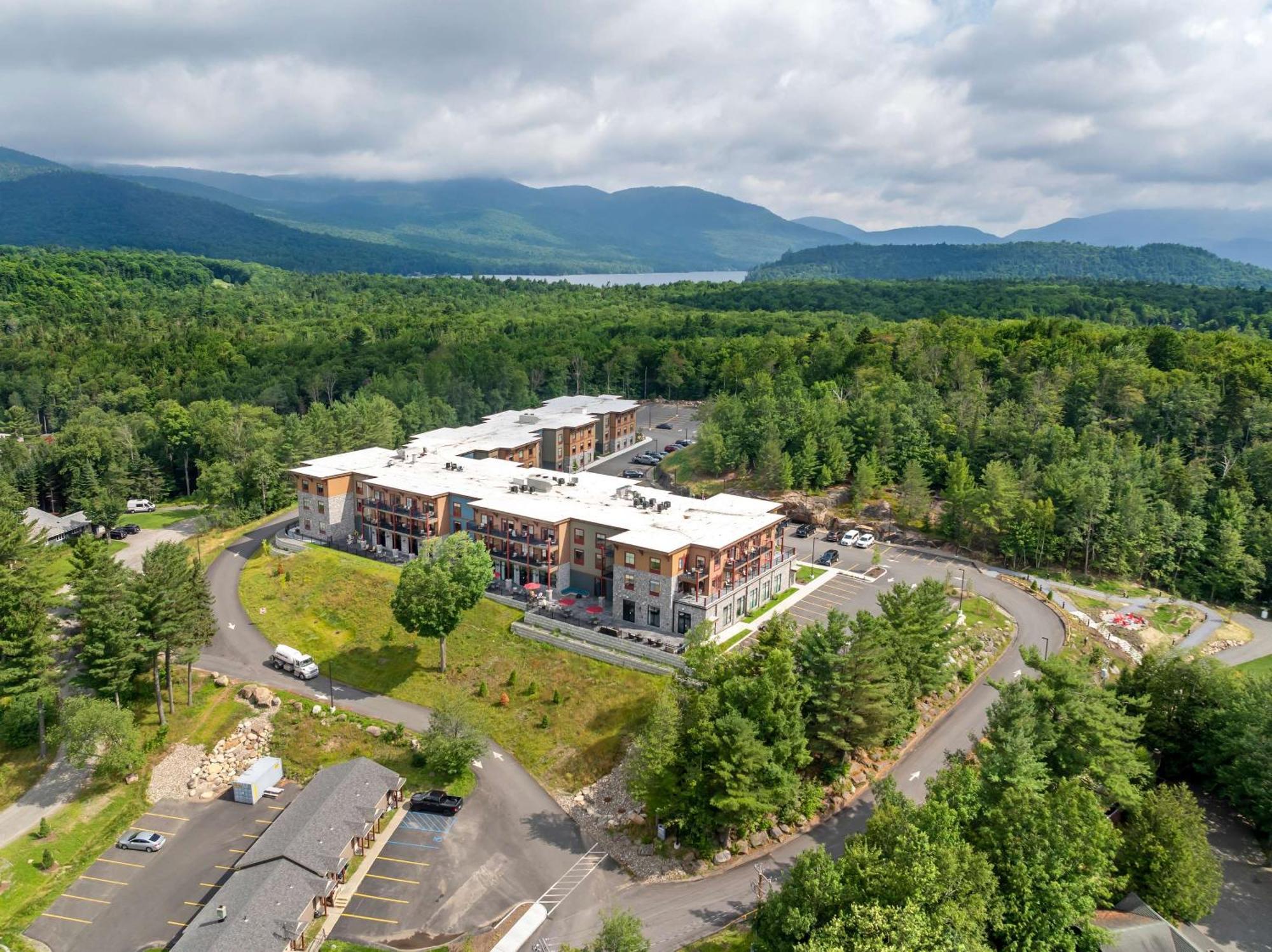 Cambria Hotel Lake Placid - Lakeside Resort Екстериор снимка