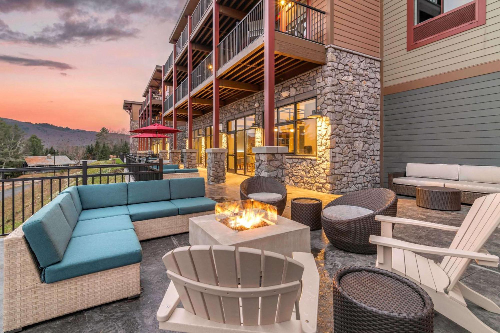 Cambria Hotel Lake Placid - Lakeside Resort Екстериор снимка