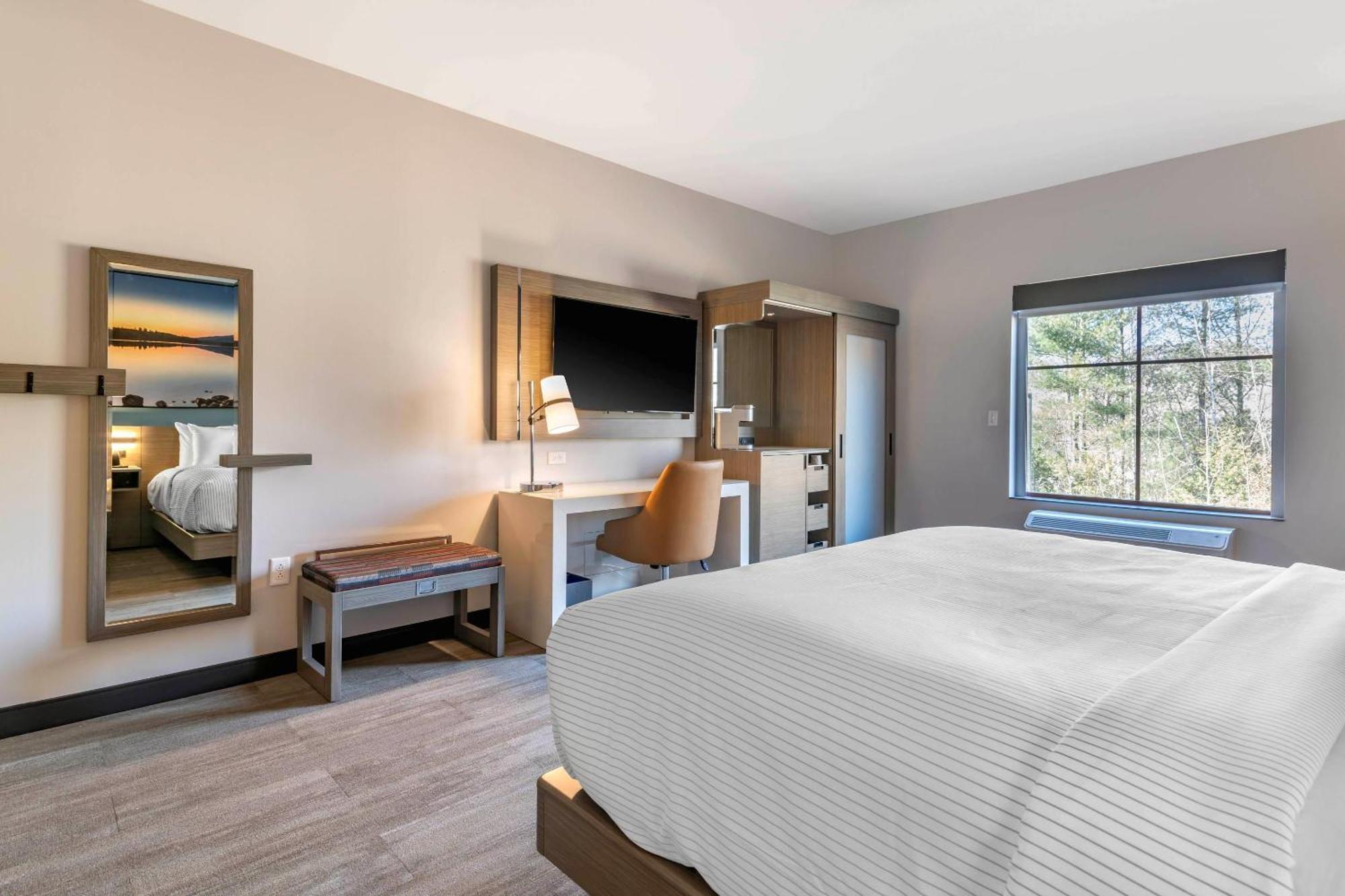 Cambria Hotel Lake Placid - Lakeside Resort Екстериор снимка